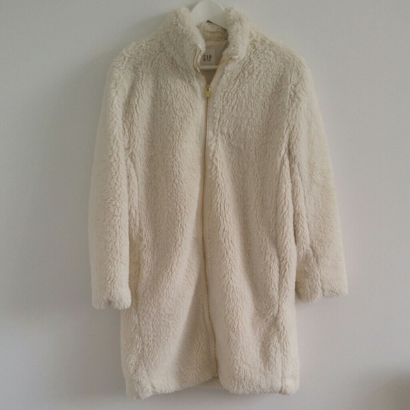 GAP Long white fuzzy coat - Picture 2 of 3